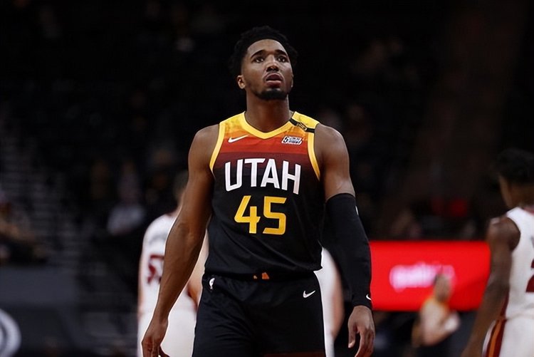 与阿尤里当 与阿尤里当