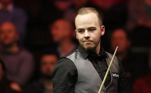 剑拔弩张 剑拔弩张